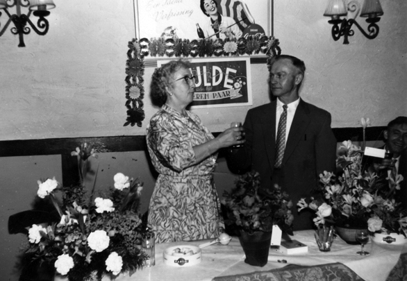 25 jarig huwelijksfeest van Kees en Jannie. Foto gekregen van Janny Cornelia *1972 in 2010.
